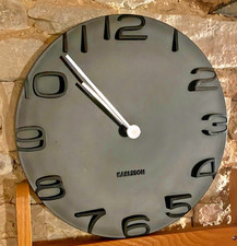 Karlsson Wanduhr "On The Edge" Schwarz