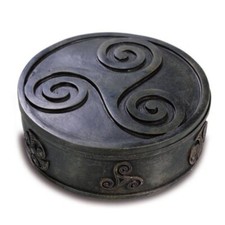 Keltische Schmuckdose Triskel