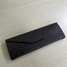 Etui für Brille der Marke