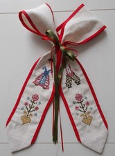 Sehr schönes handbesticktes Schleifen Leinen Band Kreuzsticharbeit Türschleife 
