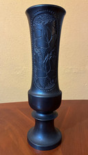 Große Vase aus Graphit