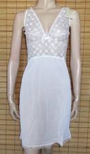 WEISSES UNTERKLEID - SPITZE -