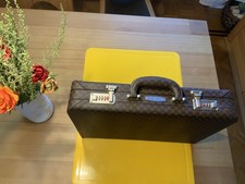 Aktenkoffer aus Kunstleder,mit Dokumentenfach - vielseitig verwendbar 45x32 cm