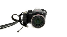 Panasonic Lumix DMC-FZ100 – 14,1 MP – 24x Zoom Leica Vario-Elmarit – ungetestet