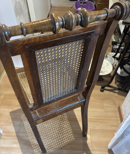 Antiker stuhl aus holz - stuhl,