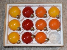 Weihnachtsbaumkugeln aus der DDR 11 Stück im originalen Karton