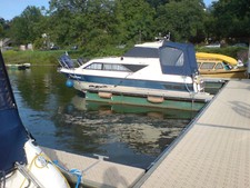 Kajütmotorboot mit trailer, 7,15 m, Baujahr 1986, Volvo Penta 5,0GXI, V 8 Einspr