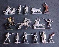 16 Zinnfiguren 40 mm  teilw.bemalt -Indianer-Kampf-halbplastisch