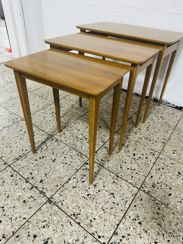 Satz tisch nest - nest, of