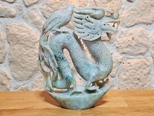 Drache mit Pfau aus Jade /