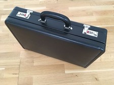 Attache, Aktentasche, Bordgepäck. Jet Black. aussen und innen Leder