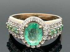 RING GR.17 (CA.53)  AUS 375/-GELBGOLD MIT SMARAGD & ZIRKON SCHMUCKJAGD