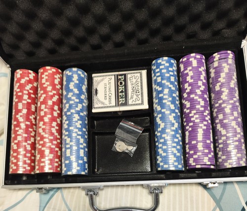 300 texas hold und - 300, hold'em“