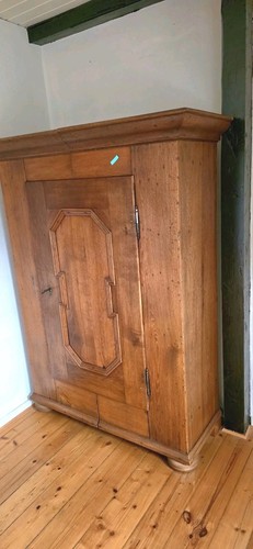 Antiker schrank 1850 - um,