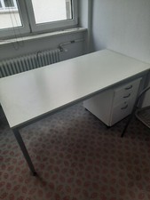 Büromöbel Set gebraucht: -Tische, Rollcontainer, Sideboard, Stühle, Liege