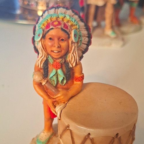 Bemalte figur indianer mit - indianer,
