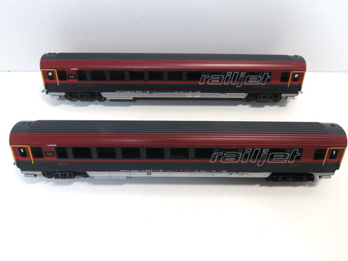 Zwei personenwagen zum railjet - zwei,