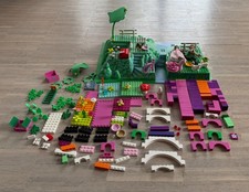 LEGO Bodenplatte 38 cm x 25 cm, Figuren, Tiere, Pflanzen und Steine