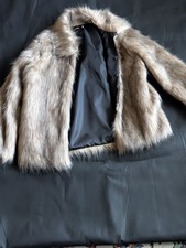 Kurze Kunstfelljacke uni