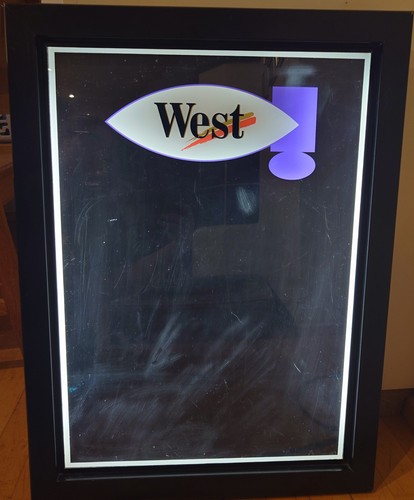 Werbetafel beleuchtet west - werbetafel,