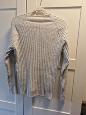 Dünner pullover gerippt grau