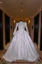 Brand New Elegant Designer Hijab Wedding Dress for Rent/Sale - Size M to L