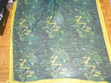 Halstuch m. geometrischem Muster u. Fransen , ca. 120 x 105 cm.