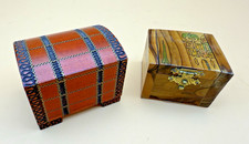 2× Holzdosen Konvolut: Karo-Truhe & orientalische Schatulle bemalt Vintage