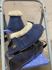 Bandagen und Glocken Fürs Pferd In Dunkelblau