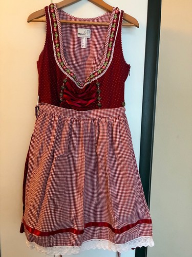 Trendiges rotes dirndl von - trendiges,