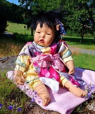 Asiatische Künstlerpuppe