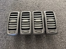 4 Vauxhall Vivaro Renault