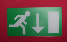 Schild Fluchtweg Plexiglas Massiv Pfeil  unten Notausgang  310x163x8mm
