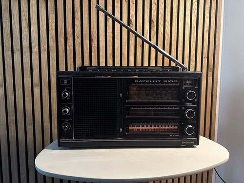 Grundig satellit 2100 radio - grundig,
