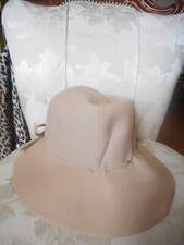 Eleganter Vintage Designerhut