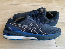 Blaue Asics GT-2000 Laufschuhe