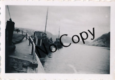 Foto WK2  Norwegen Fjord Hafen  Boote Gebirgsjäger   X103