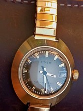 Timex Damen Vintage Armbanduhr in "Kuppelform goldfarben & Datum...