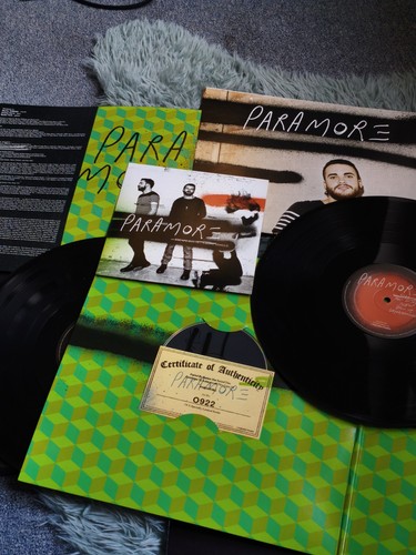 Paramore limited edition box - paramore,