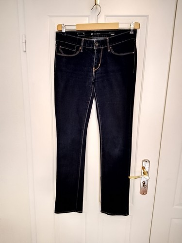 Levi demi curve - levi's,