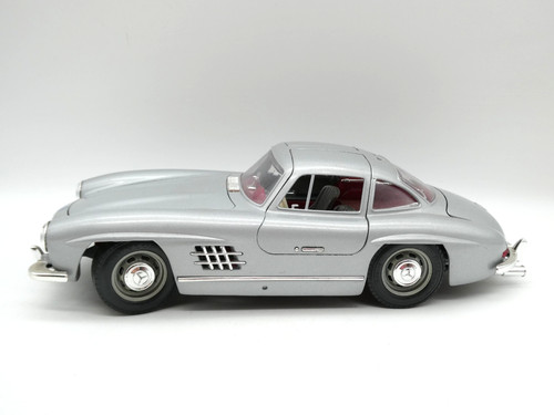 Burago mercedes - 1:18,