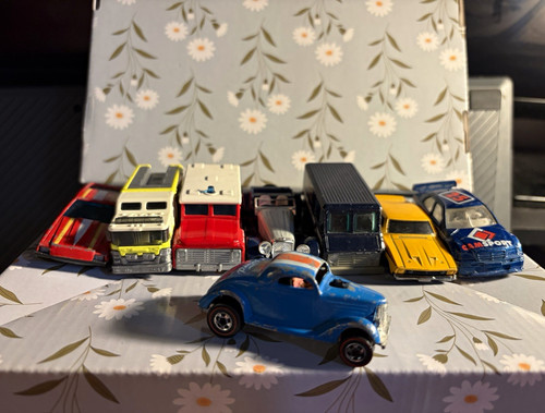 Hot wheels matchbox - hot, wheels/matchbox