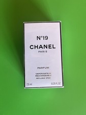 DISCONTINUED CHANEL No 19