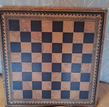 Schachbrett/ Backgammon mit