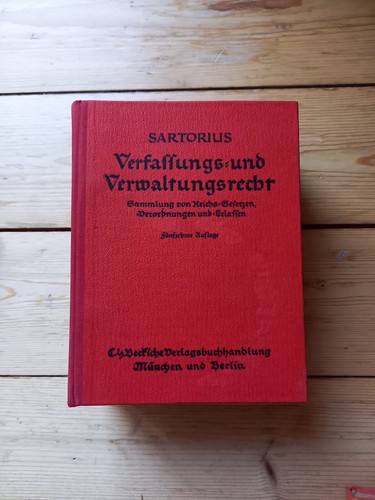 Verfassungs und - verfassungs-,