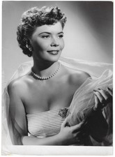 Cara Williams orig. Karton - Pressefoto Portrait Perlenkette Dekolleté