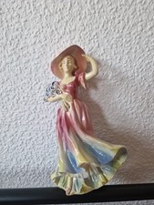 Schöne Hummelfigur Goebel Porzellanfigur Dame mit Blumen Top Zustand