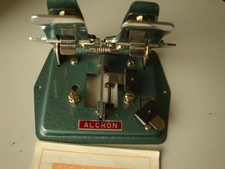 16 mm und 8 mm Klebepresse