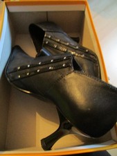 Pumps - schwarz mit Steinen - Ariane - Gr. 40