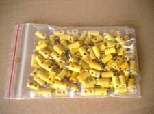 100 gebrauchte Stecker gelb für Modellbau